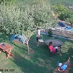 Stomici 3* Nderlysaj