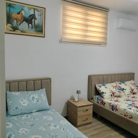 Stomici Bed & Breakfast Nderlysaj