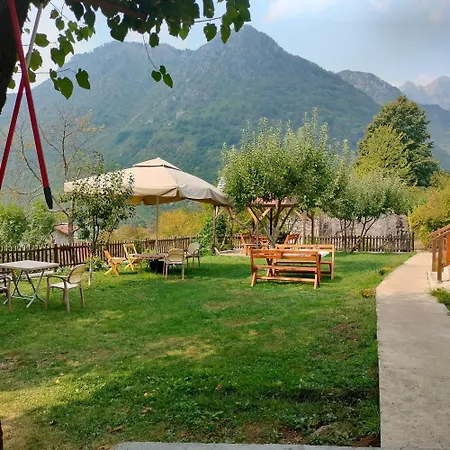 לינה וארוחת בוקר Stomici