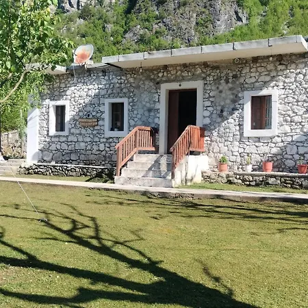 Bed & Breakfast Stomici Nderlysaj