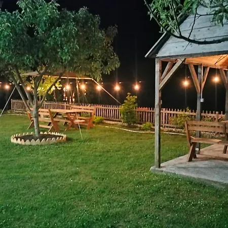 Bed & Breakfast Stomici Nderlysaj