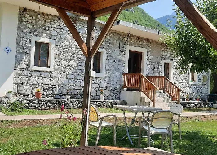 Stomici Bed & Breakfast Nderlysaj