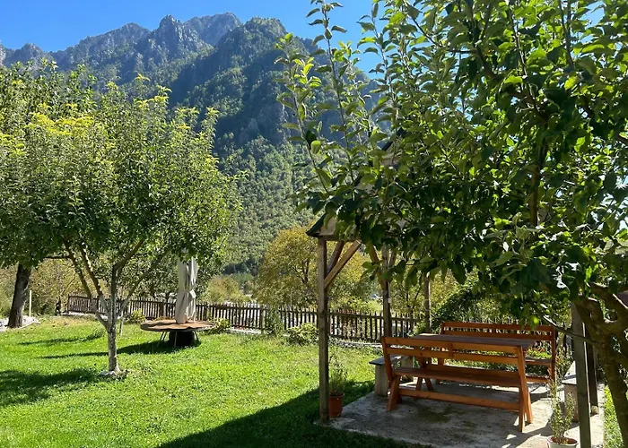 Stomici Bed & Breakfast 3*